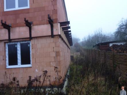 před domem z prava.jpg | Prodej - dům/vila, 267 m²