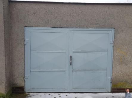 garáž čelně.jpg | Pronájem - malý objekt/garáž