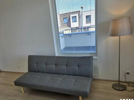 3 | Pronájem bytu, 2+kk, 47 m²