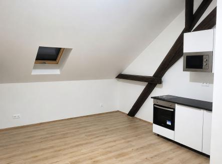 9145da2c-ec7f-4e63-931d-c1f6324e5883 | Pronájem bytu, 1+kk, 38 m²