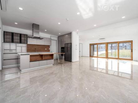 Prodej - dům/vila, 320 m²