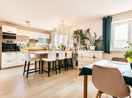 . | Prodej - dům/vila, 180 m²