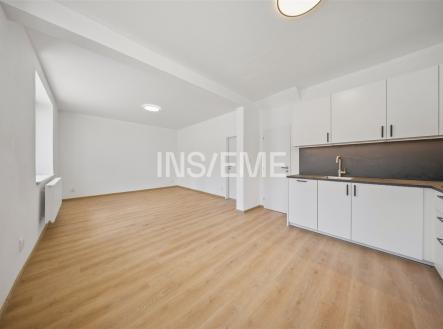 . | Pronájem bytu, 3+kk, 85 m²