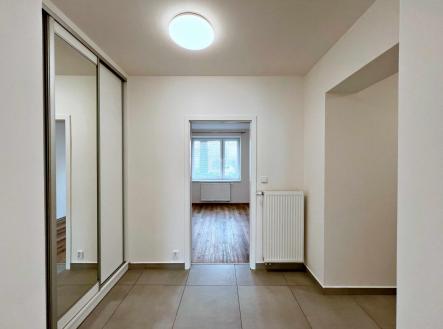 chodba_1.jpg | Prodej bytu, 3+kk, 65 m²