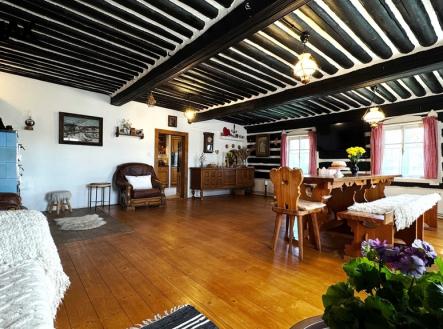 Společenská místnost | Prodej - chata/rekreační objekt, 368 m²
