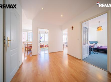 001-remax-tomas-smidek-spodni12-5.jpg | Prodej bytu, 4+1, 83 m²