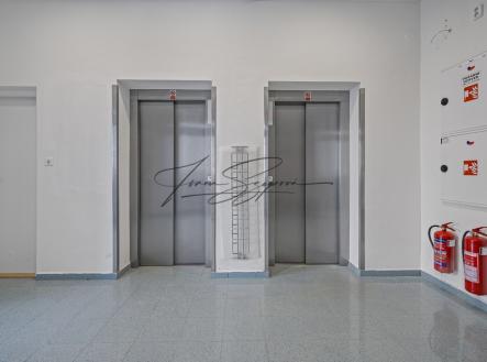 kopie-souboru-a7406857-copy.jpg | Pronájem - obchodní prostor, 2 300 m²