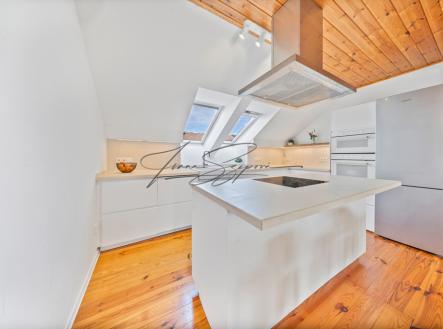 a7400578-copy-deska.jpg | Prodej bytu, 6+1, 177 m²