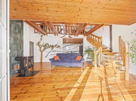 a7400560-copy.jpg | Prodej bytu, 6+1, 177 m²