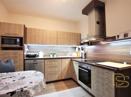 Kuchyně | Pronájem bytu, 3+1, 76 m²