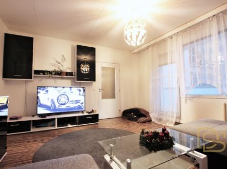 Obývací pokoj s balkonem | Pronájem bytu, 3+1, 76 m²