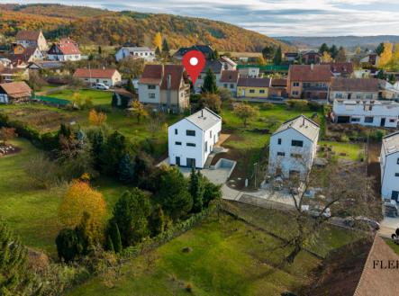 foto-pin.png | Prodej - dům/vila, 213 m²