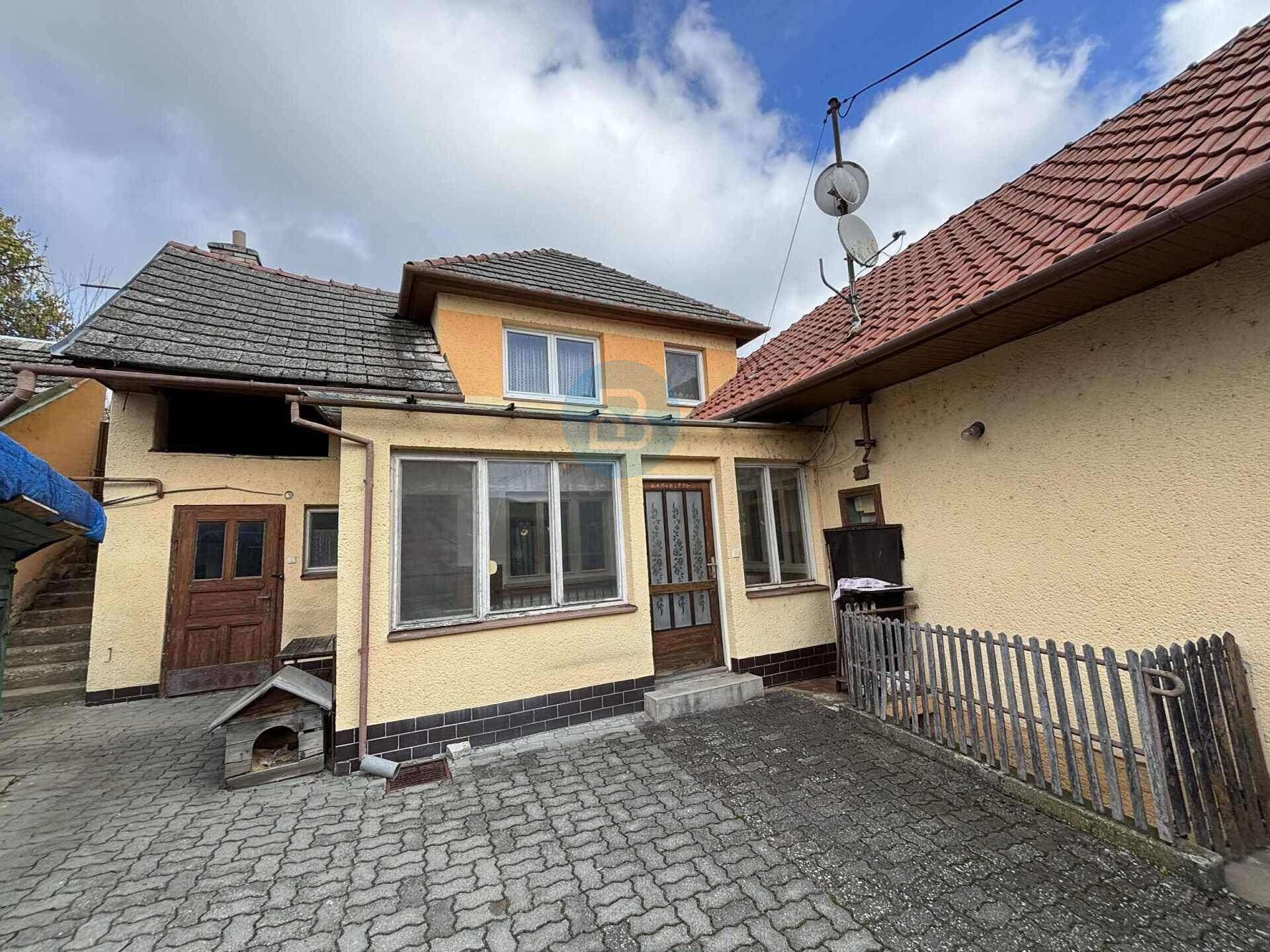 Prodej domu 3+1 s udržovanou zahradou – Stříbrnice u Uherského Hradiště