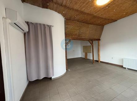 Pronájem - kanceláře, 43 m²