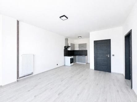 pokoj 2.jpeg | Pronájem bytu, 2+kk, 83 m²
