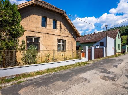 Pohled z ulice | Prodej - dům/vila, 85 m²