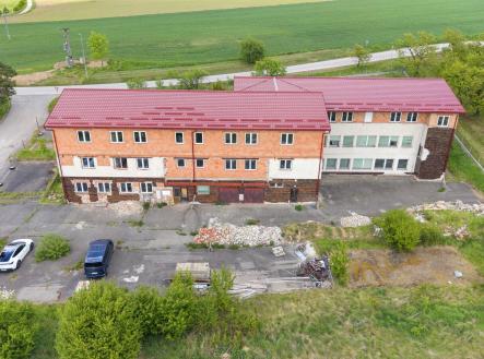 Prodej - nájemní dům, 1 650 m²