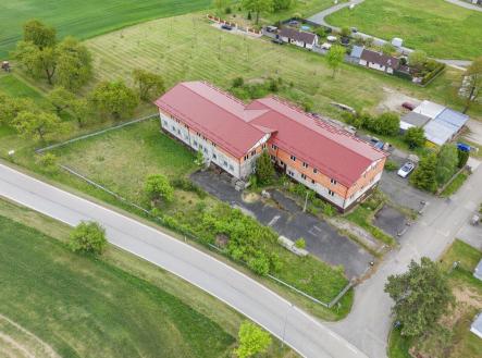 Prodej - nájemní dům, 1 650 m²