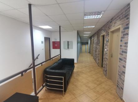 IMG_20260414_120101.jpg | Pronájem - kanceláře, 180 m²