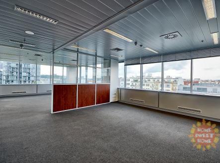 Pronájem - kanceláře, 550 m²
