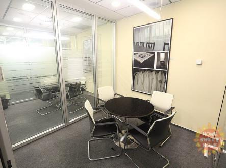 Pronájem - kanceláře, 420 m²
