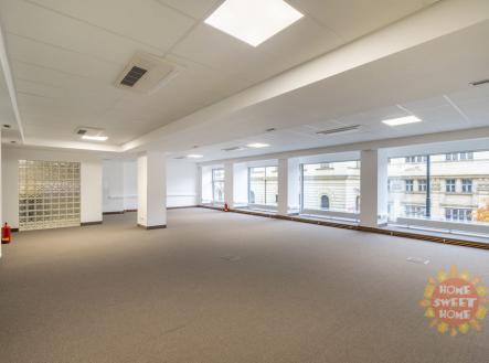 Pronájem - kanceláře, 239 m²