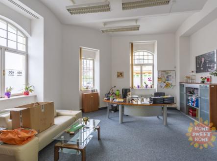Pronájem - kanceláře, 275 m² obrázek