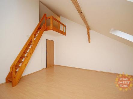 274b8266948646a070068bfe98ba2c95.jpg | Pronájem bytu, 2+1, 80 m²