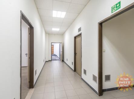 dsc-0880-hdr.jpg | Pronájem - kanceláře, 57 m²