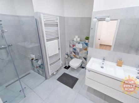 dml-0669-bez-pracky.jpg | Pronájem bytu, 3+kk, 72 m²