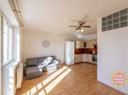 zom-5743-hdr.jpg | Pronájem bytu, 2+kk, 45 m²