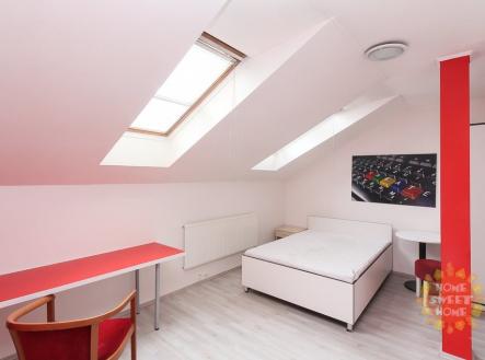 88c29568342457ff2783e40117fd94c7.jpg | Pronájem bytu, 1+kk, 29 m²