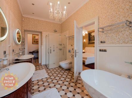 011.jpg | Pronájem bytu, 5+1, 184 m²