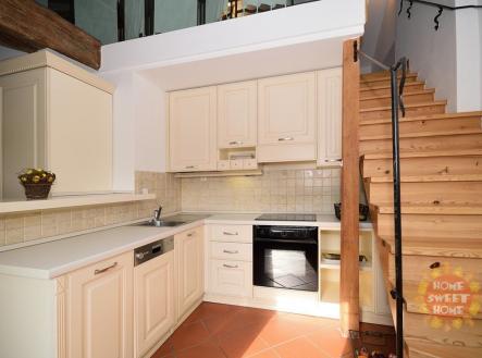 87d9c04821353fc90cb247c4d05dae29.jpg | Pronájem bytu, 3+kk, 127 m²