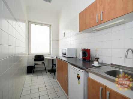 75213400e89e6333c2845fd5ccf5222c.jpg | Pronájem - kanceláře, 31 m²