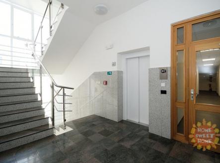 fadddd29c50360673cb28303fe036f05.jpg | Pronájem - kanceláře, 31 m²