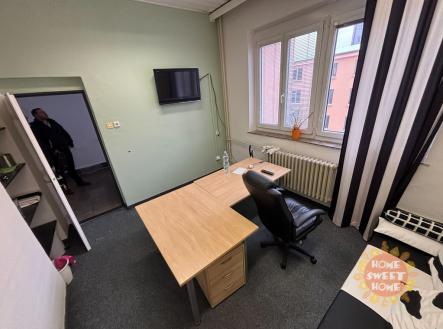 processed-0cc1b69f-b23f-4af9-bf1a-26d0bcf41a67-1.jpeg | Pronájem - kanceláře, 12 m²