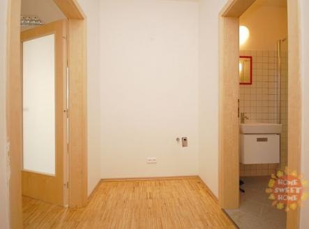 1c90a51f75ceb33ce1bcfb8cf48738b8.jpg | Pronájem - kanceláře, 50 m²