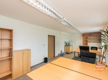8d1c197dcfd87e0bf5d410d5b7e4f0c9.jpg | Pronájem - kanceláře, 80 m²
