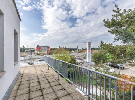 zom-6801-hdr.jpg | Pronájem - kanceláře, 20 m²