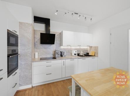 005.jpg | Pronájem bytu, 2+kk, 69 m²