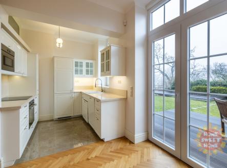 zom-5080-hdr.jpg | Pronájem - dům/vila, 222 m²