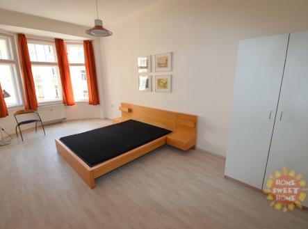 pokoj-s-arkyrem-2.jpg | Pronájem bytu, 2+kk, 62 m²