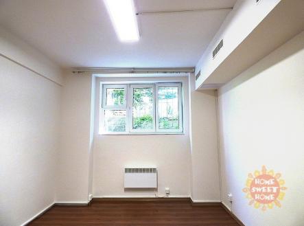 p1110730-kopie-nova.jpg | Pronájem - kanceláře, 35 m²