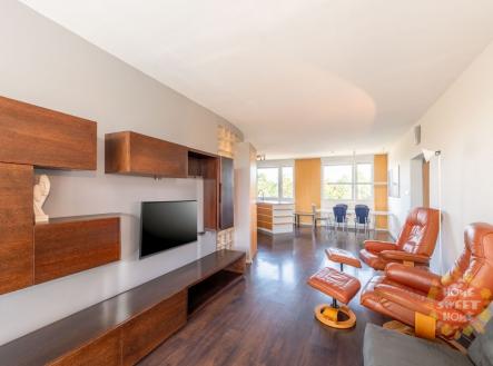 001.jpg | Pronájem bytu, 2+kk, 70 m²