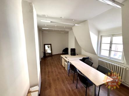 img-8235.jpeg | Pronájem - kanceláře, 32 m²