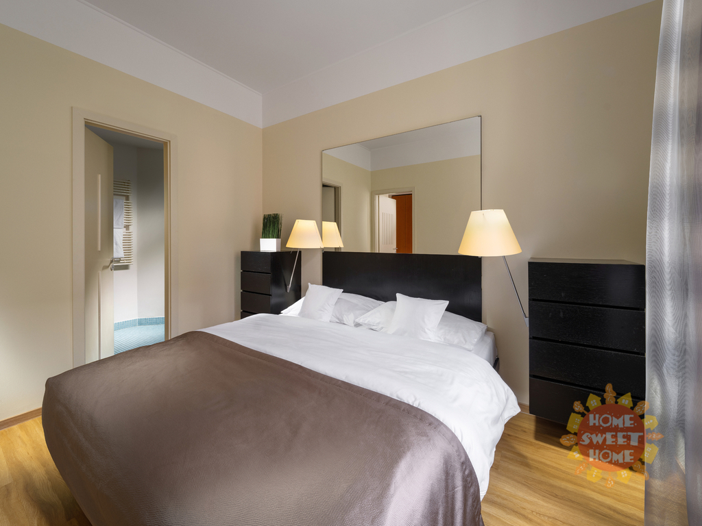 one-bedroom-deluxe-apartment-1.jpg