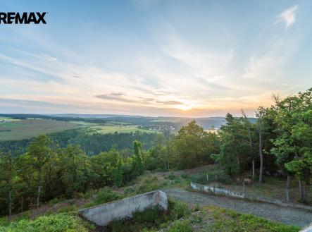 Výhledy z terasy | Prodej - pozemek pro bydlení, 2 356 m²