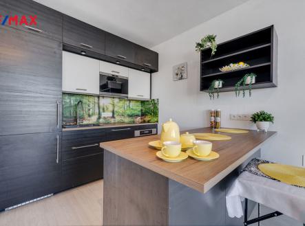 Obývací pokoj s kuchyňským koutem | Prodej bytu, 3+kk, 77 m²