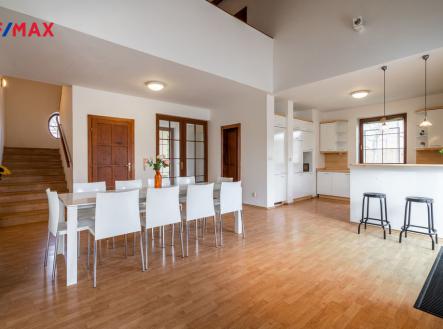 Prodej - dům/vila, 381 m²